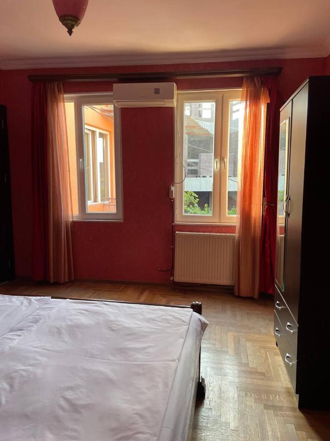 Guest House Zemeli Tbilisi Bagian luar foto