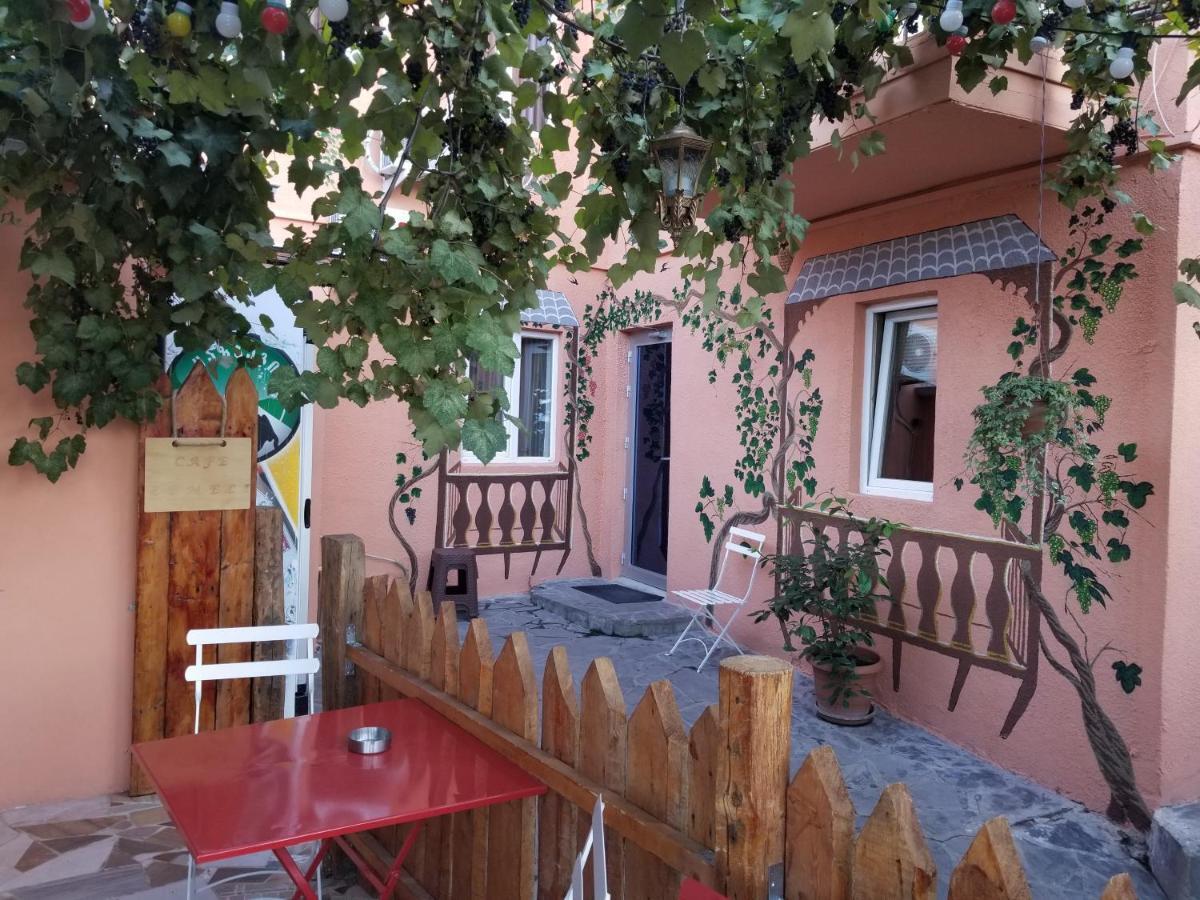 Guest House Zemeli Tbilisi Bagian luar foto
